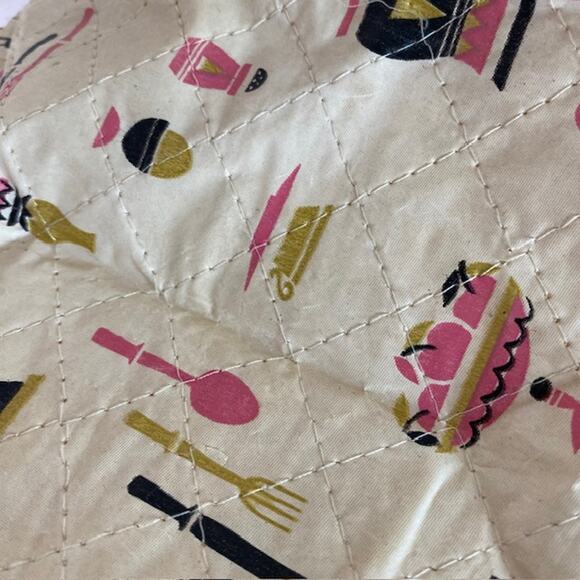 Vintage White and Pink Quilted Appliance Cover (Toaster Cover) - Picture 3 of 4